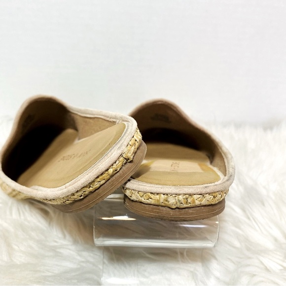 SUN + STONE Women's Gold Flat Shoes Sz-10 - Picture 5 of 6